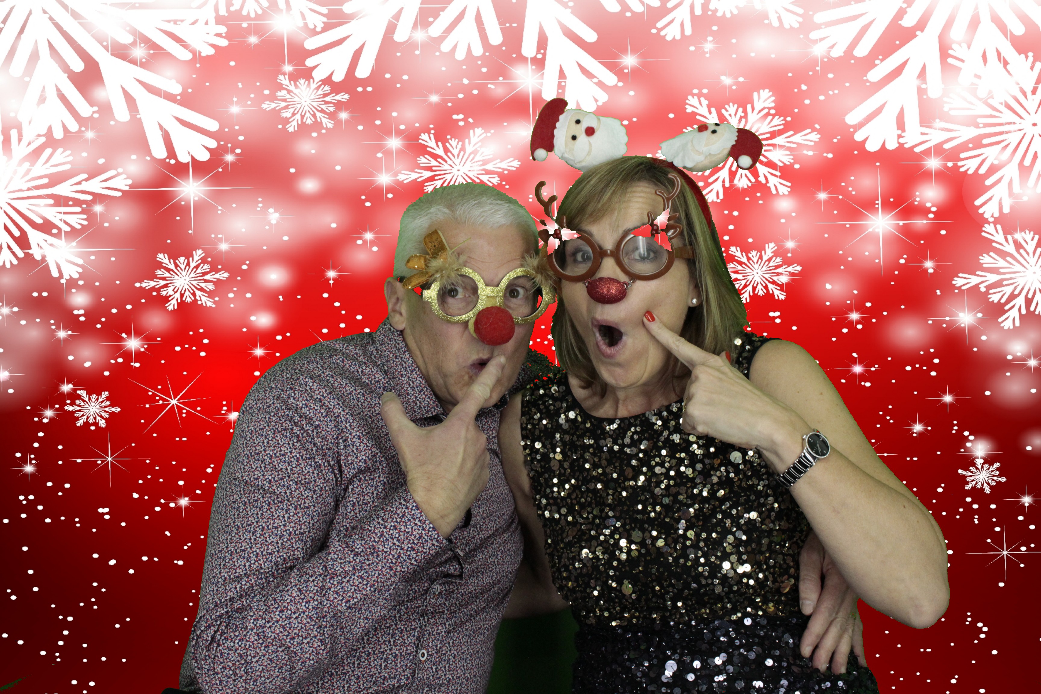 Silvermere Christmas Party | View more photos from the event at gallery.myphotoboothexperience.co.uk/u/MyPhotoBoothExperienceLtd/Silvermere-Christmas-Party-3